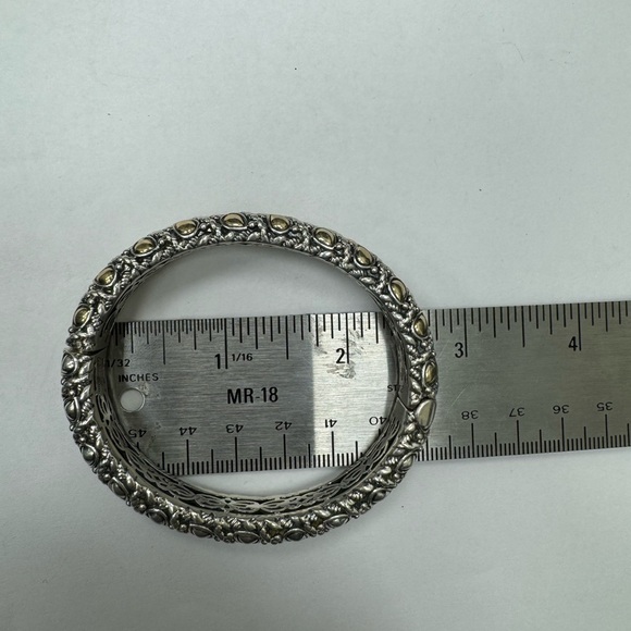 Jai 18K yellow gold and 925 Sterling silver hinged bangle bracelet - Picture 9 of 10